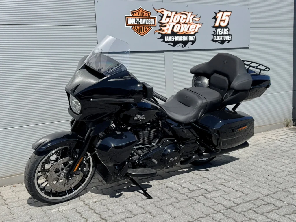 Street Glide Limited FLHXL