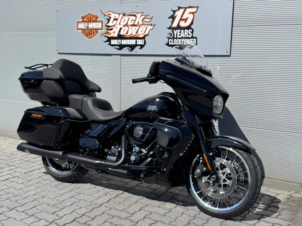 Street Glide Limited FLHXL