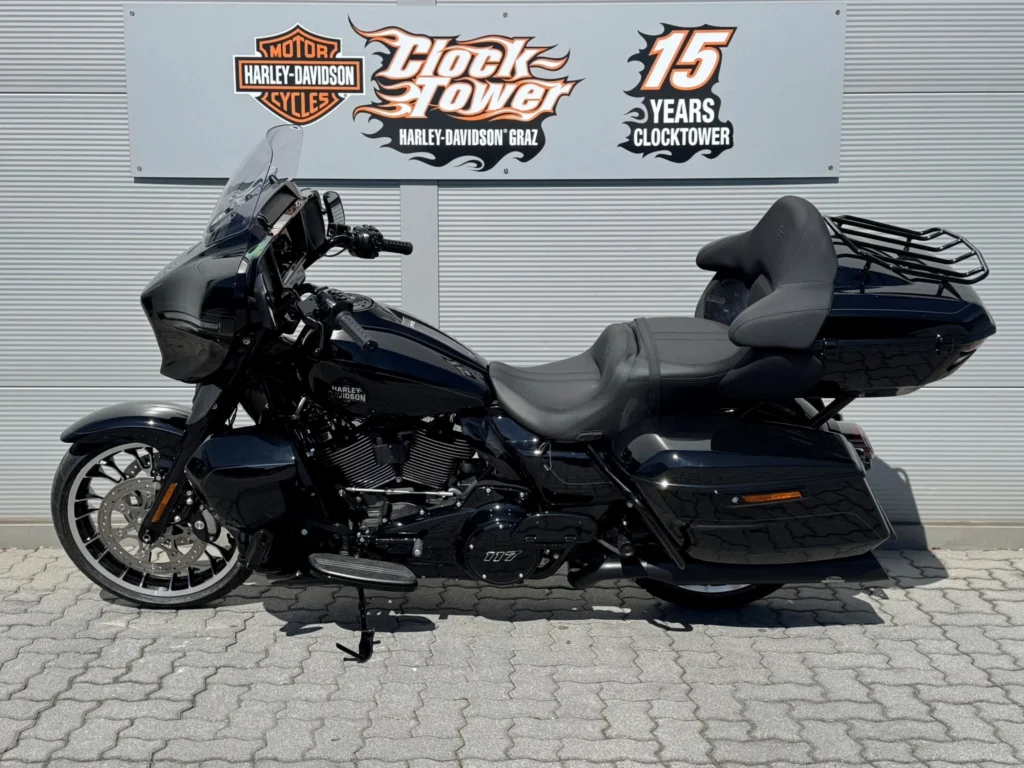 Street Glide Limited FLHXL