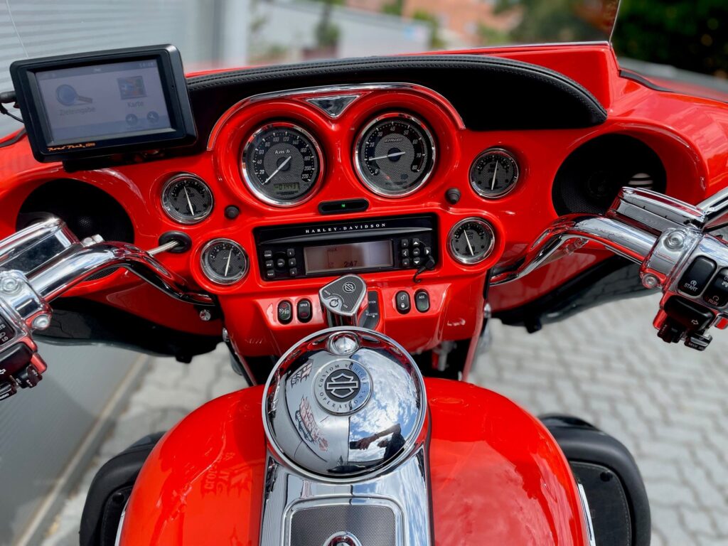 CVO FLHTCUSE Ultra Classic Electra Glide