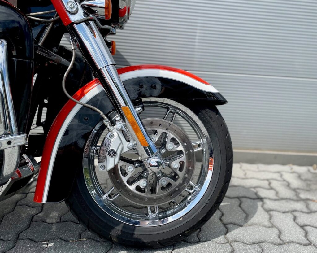 CVO FLHTCUSE Ultra Classic Electra Glide