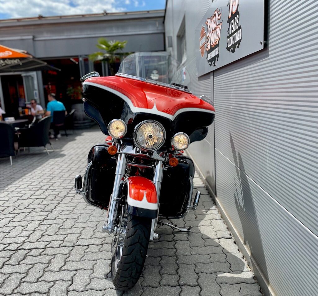 CVO FLHTCUSE Ultra Classic Electra Glide