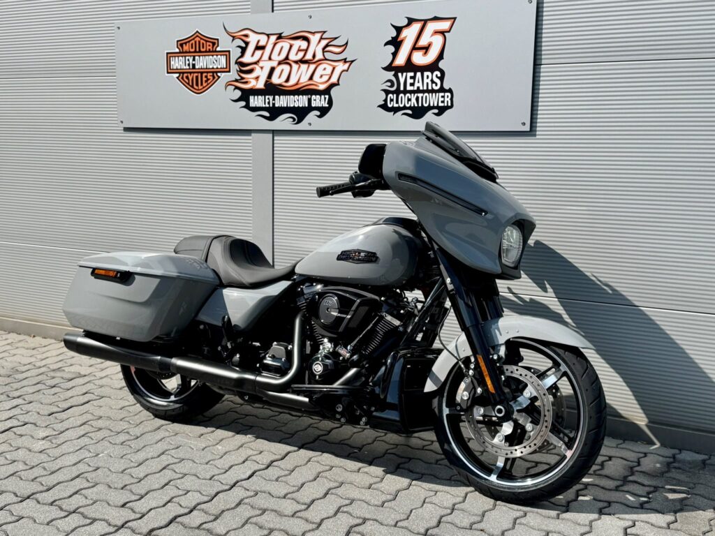 Street Glide FLHX