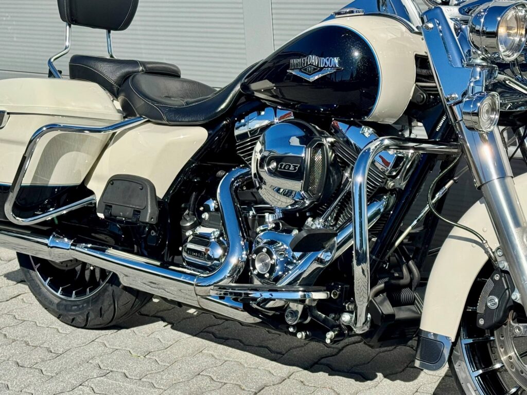 Touring Road King FLHR