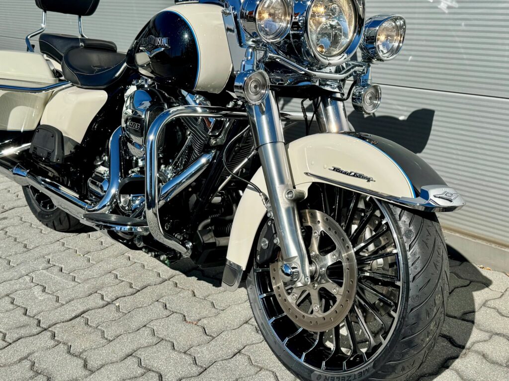Touring Road King FLHR